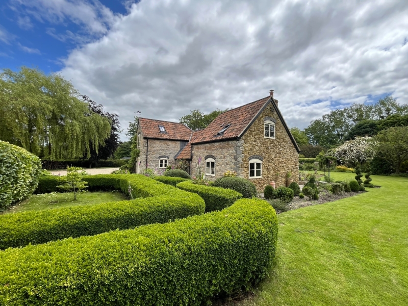 Pond Cottage